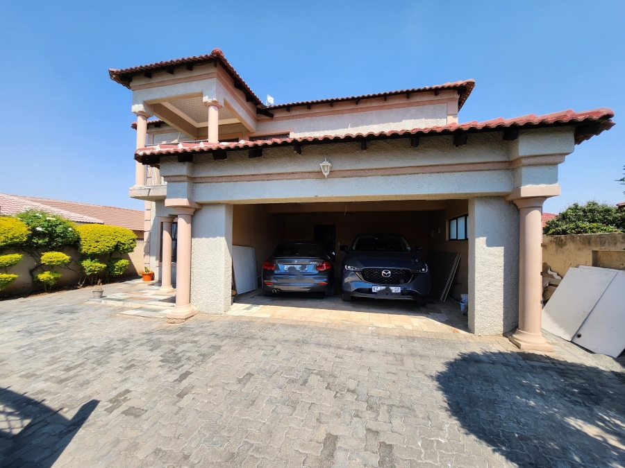 4 Bedroom Property for Sale in Tlhabane West North West